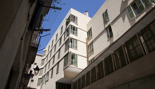 Façana exterior de diversos edificis